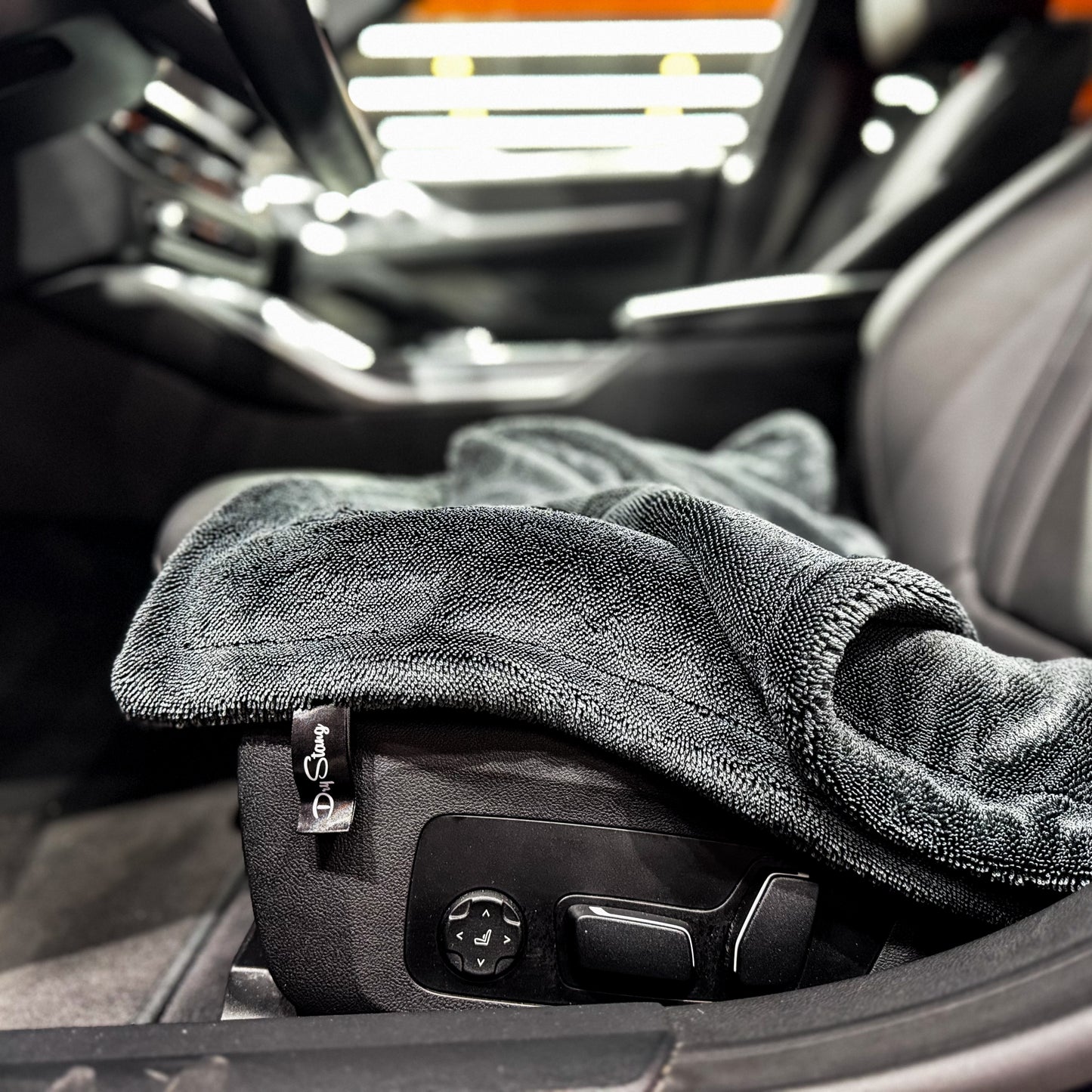 DryStang™ Edition "GERMAN" - 1400 GSM (25in × 36in)