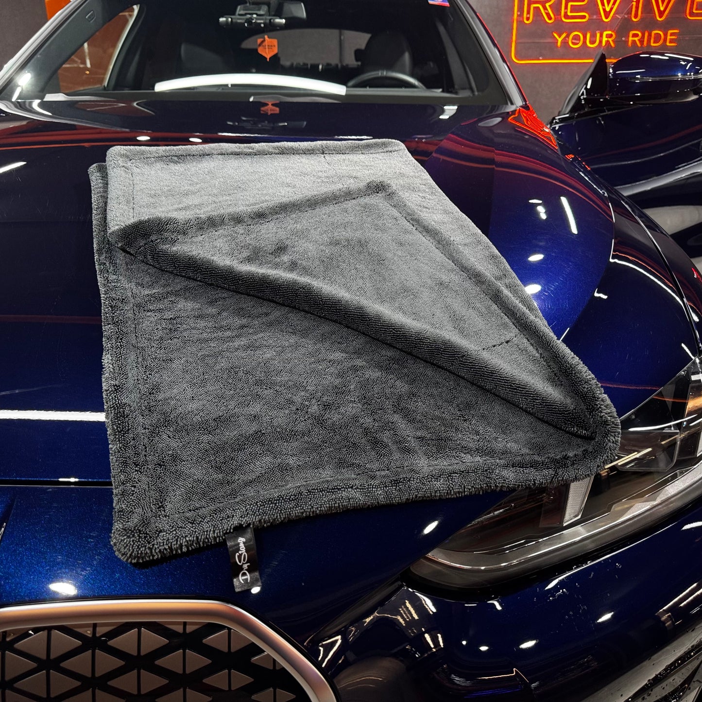 DryStang™ Edition "GERMAN" - 1400 GSM (25in × 36in)