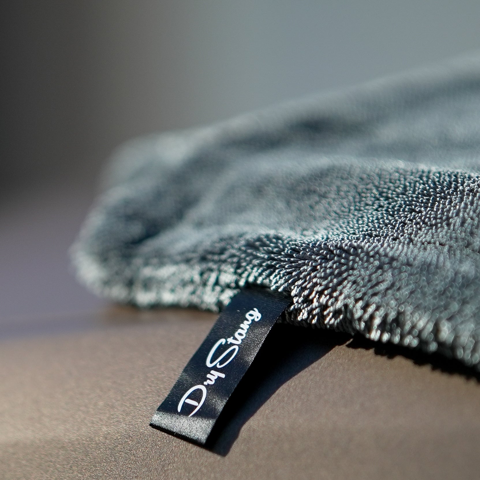 DryStang™ SOCIAL PACK - 1400 GSM (25in × 36in)